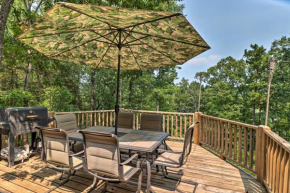 Woodsy Getaway with Greers Ferry Lake Views!